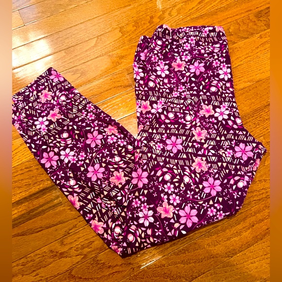 LulaRoe Tall & Curvy leggings tropical Hawaiian print New - Picture 1 of 5